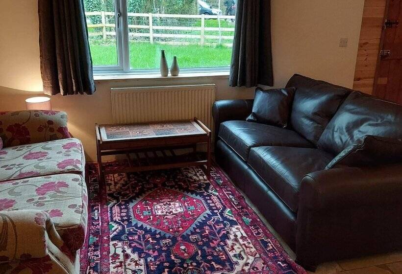 ホテル Spacious Self Catering Accommodation Near Hayonwye