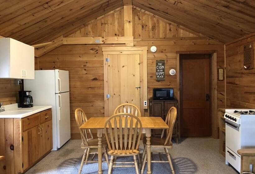 Kennebec Riverside Cabins