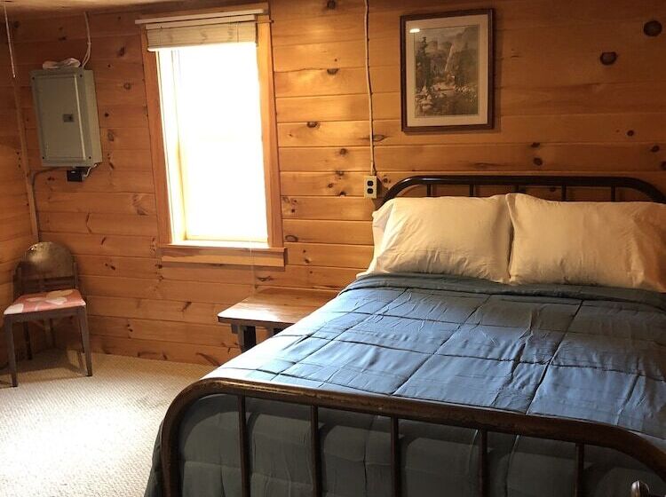 Kennebec Riverside Cabins