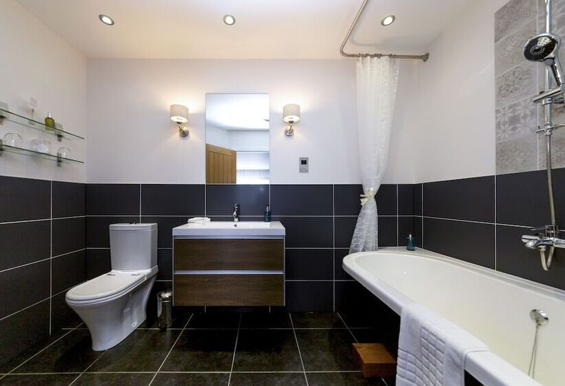 بنسيون Broad Bay House