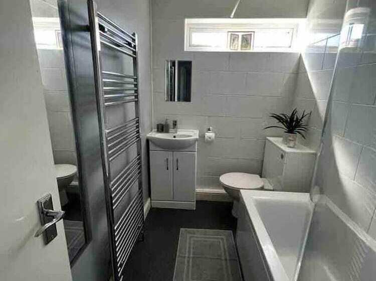 דירת נופש Spacious 3 Bed House In Swindon