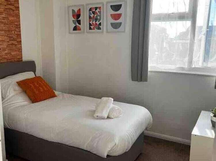 דירת נופש Spacious 3 Bed House In Swindon