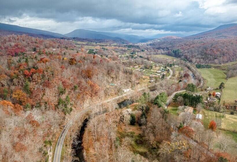 Newly Remodeled 4br Lodge On Wolf Creek