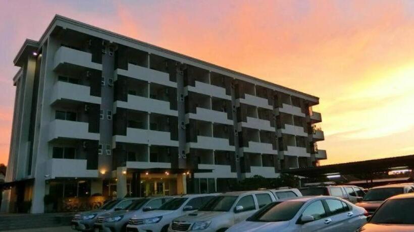 هتل Home Place  Lopburi