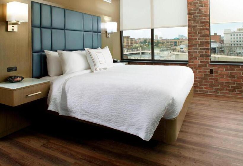 هتل Courtyard By Marriott Akron Downtown