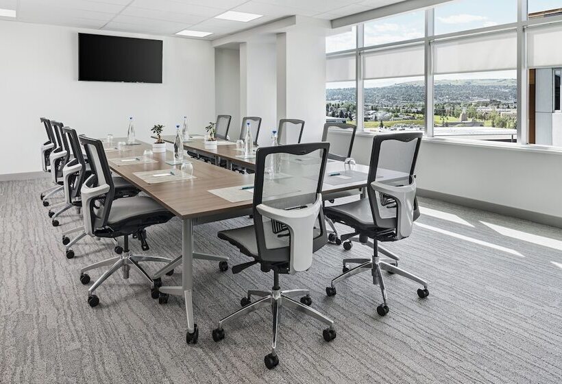 호텔 Element Calgary Airport