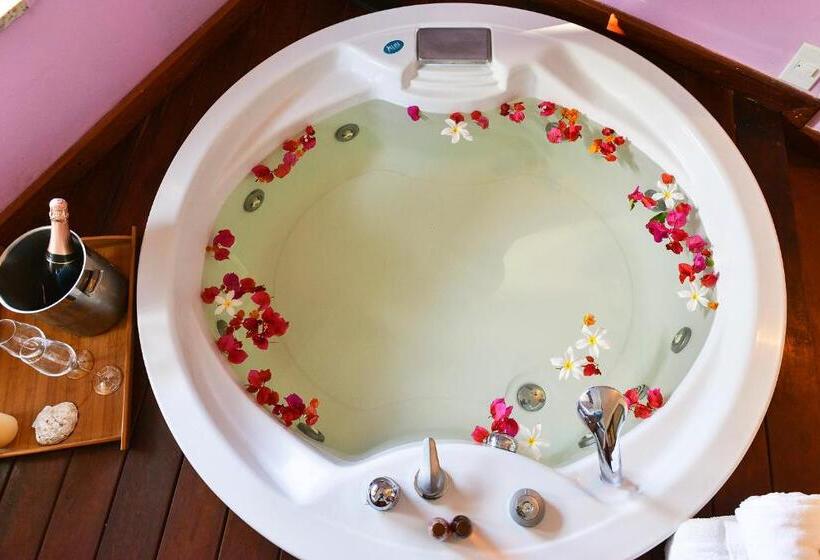 Iara Beach Hotel Boutique