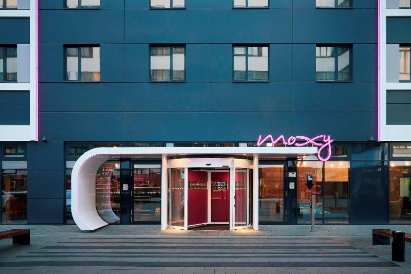 בית מלון כפרי Moxy Frankfurt Eschborn