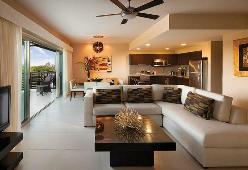 호텔 Residences at The Fives