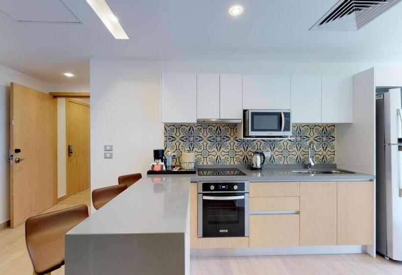 호텔 Residences at The Fives