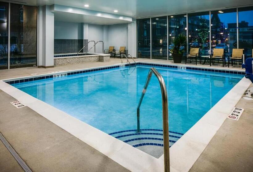 هتل Staybridge Suites Des Moines Downtown, An Ihg