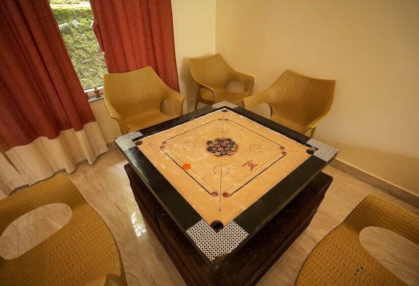 בית מלון כפרי Chirping Hills Resort,bhimtal