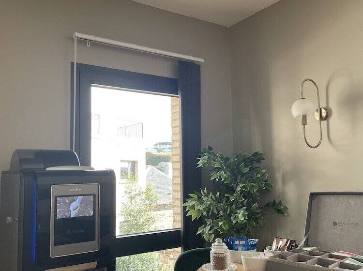 هتل La Tour Aux Crabes