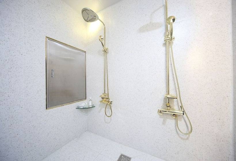 Hotel Masan First Class