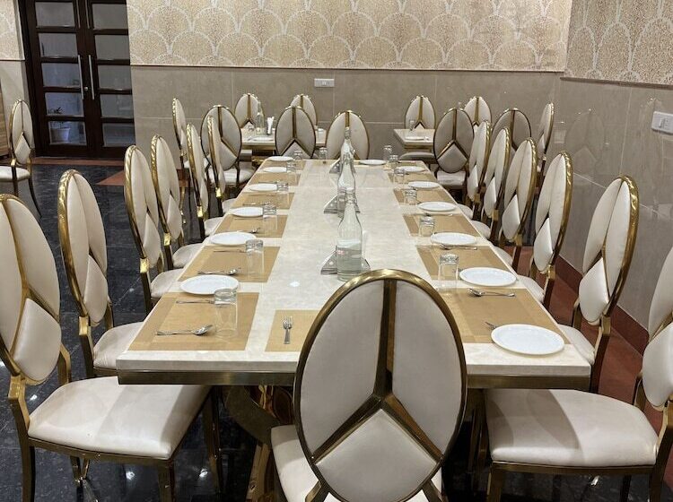 בית מלון כפרי Sks Grand Palace