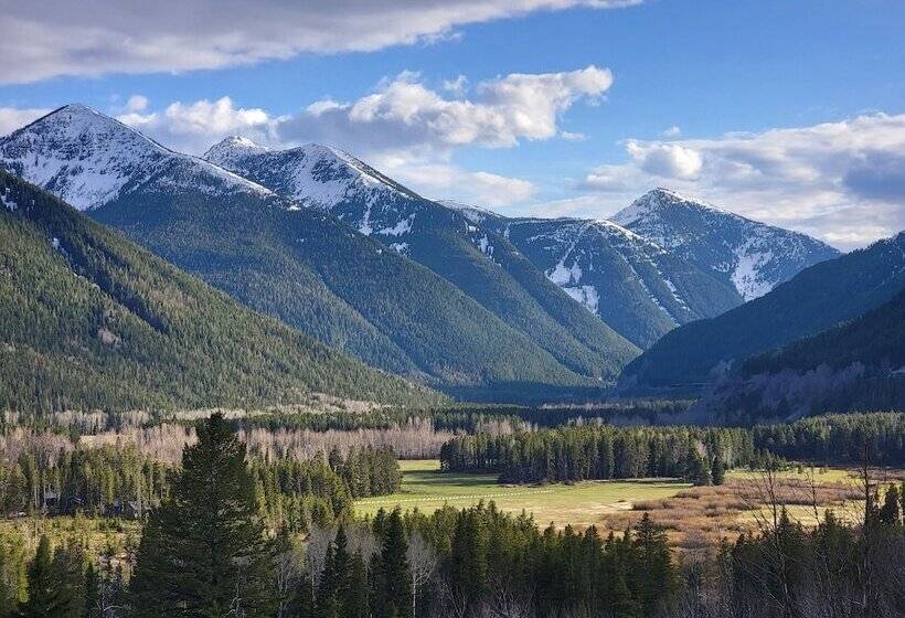 민박 Bear Creek Guest Ranch