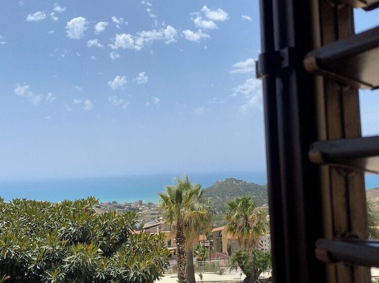 تختخواب و صبحانه Scala Dei Turchi Palace Suites