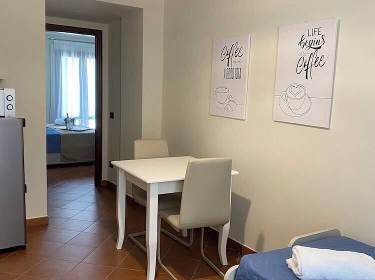 تختخواب و صبحانه Scala Dei Turchi Palace Suites