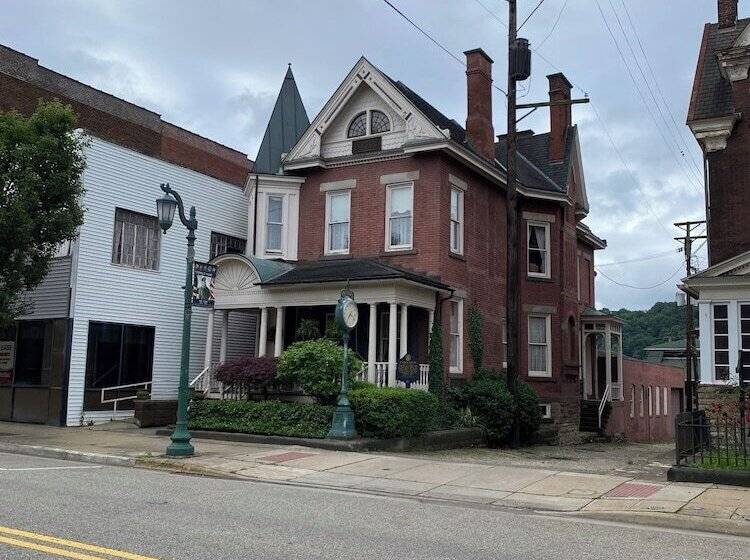 צימר Sturgis House
