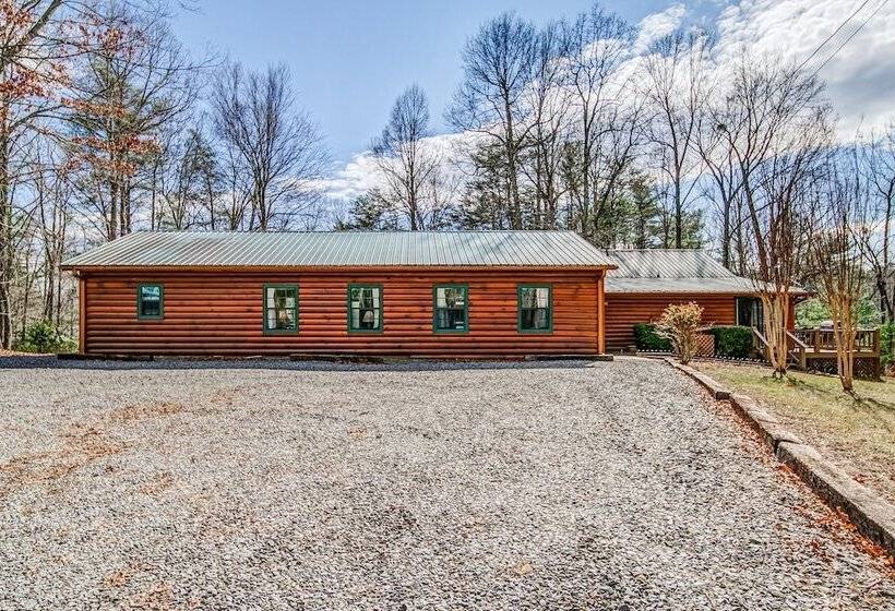 Blueridge Bunk House Wrap Around Deck!