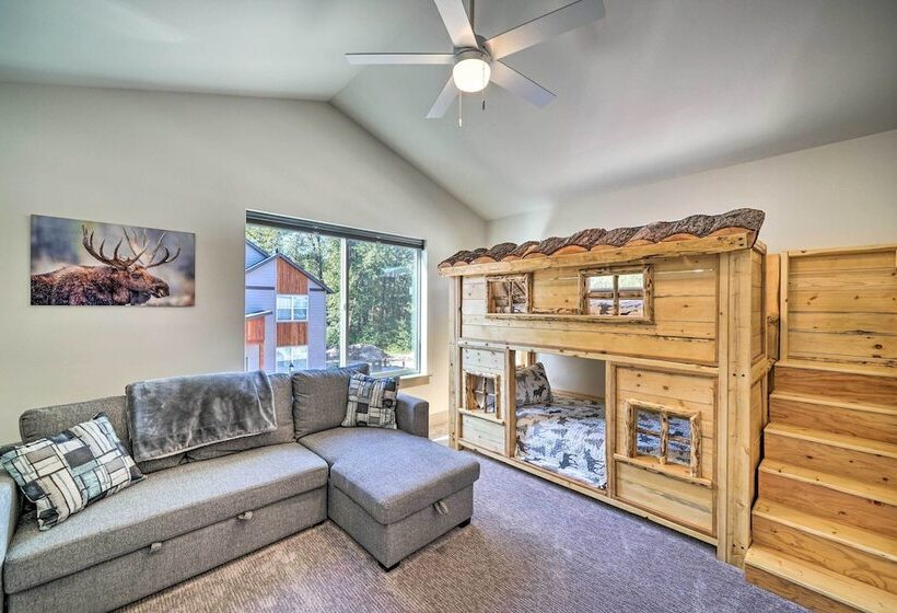 Bozeman Stand Alone Home W/ River Access!