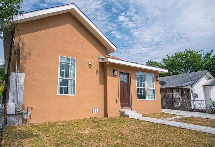 Charming 3br/2ba Gem Close To Downtown/ Riverwalk