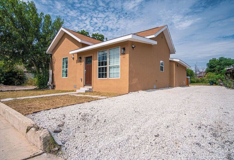 Charming 3br/2ba Gem Close To Downtown/ Riverwalk