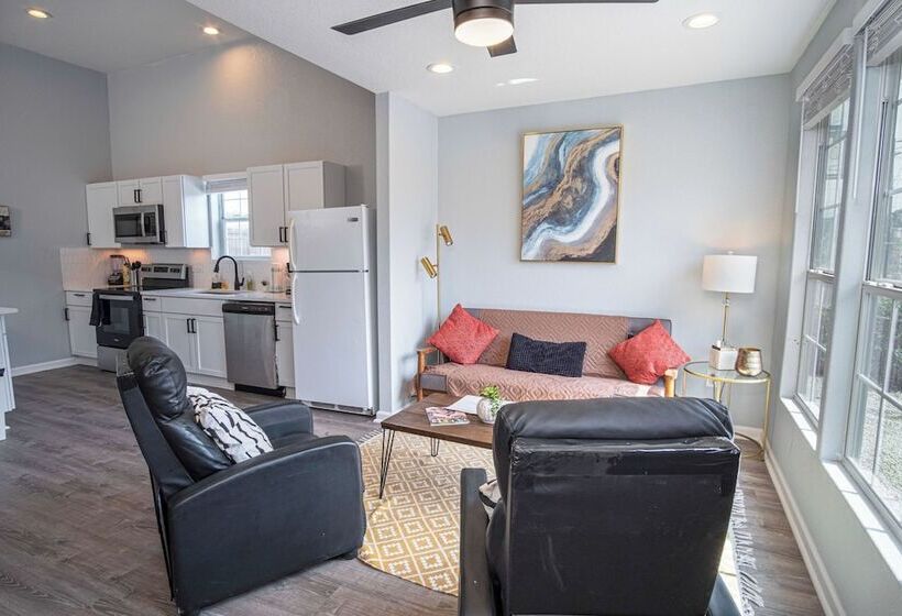 Charming 3br/2ba Gem Close To Downtown/ Riverwalk