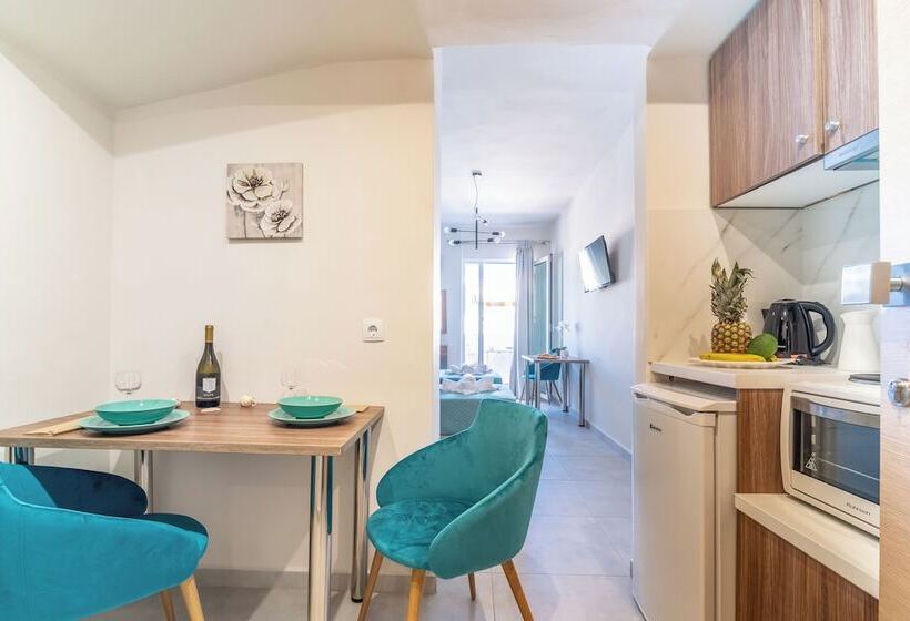 فندق Asterion Luxury Studios Airport