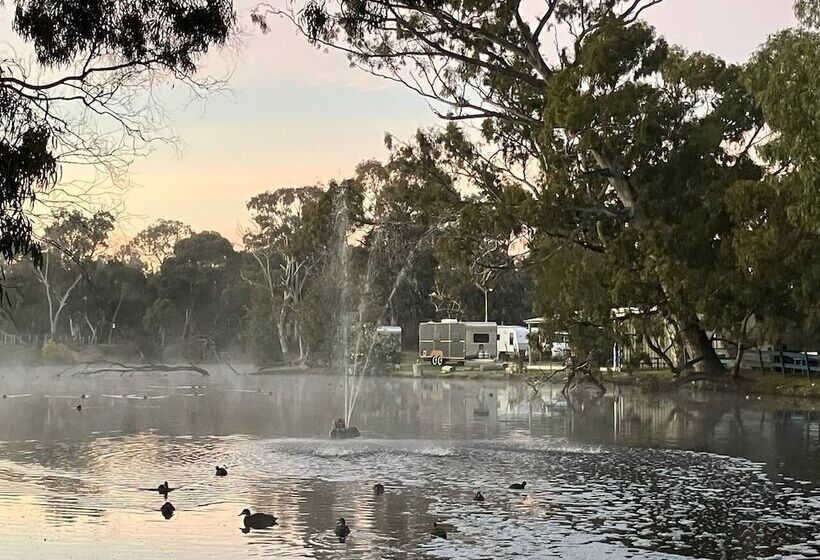 Отель Stawell Grampians Gate C & C Park