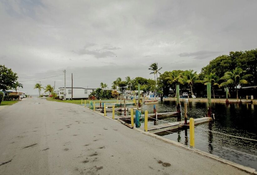 בית מלון כפרי Captain Jax