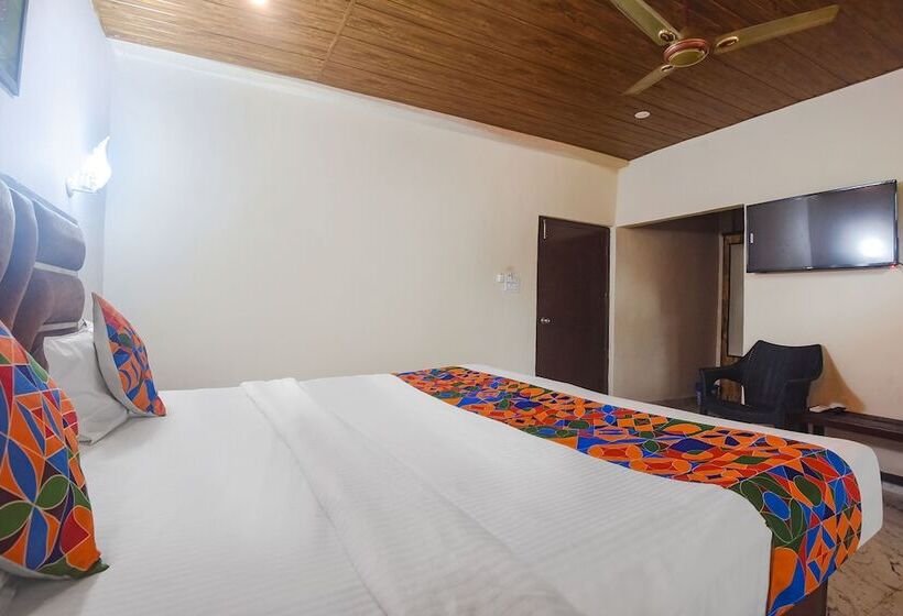 هتل Fabexpress Corinthia Boutique Rooms   Nr Candolim Beach