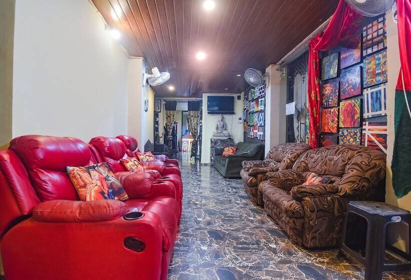 هتل Fabexpress Corinthia Boutique Rooms   Nr Candolim Beach