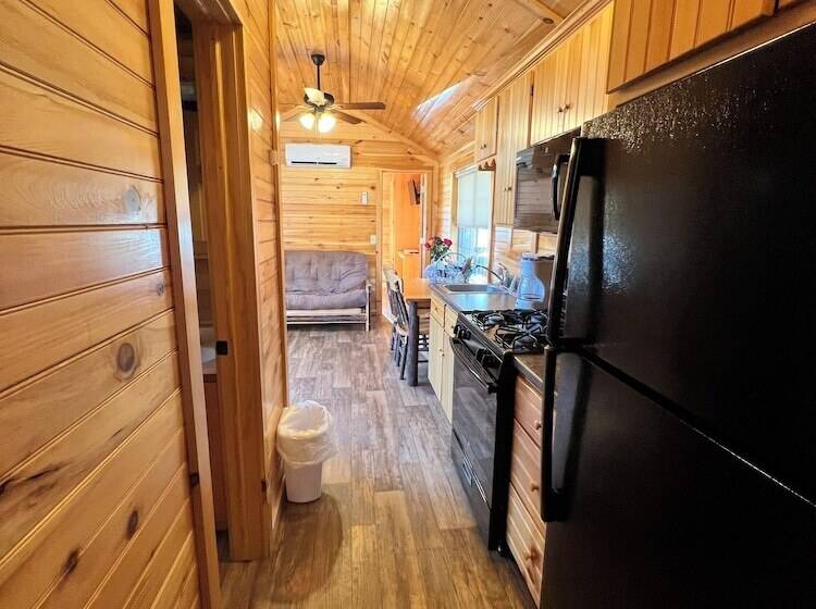 호텔 Pine Haven Campground