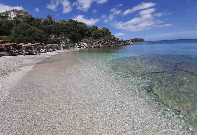 בית מלון כפרי Sonia Rustic Mansion   5bd 30 Sec Walk To Beach