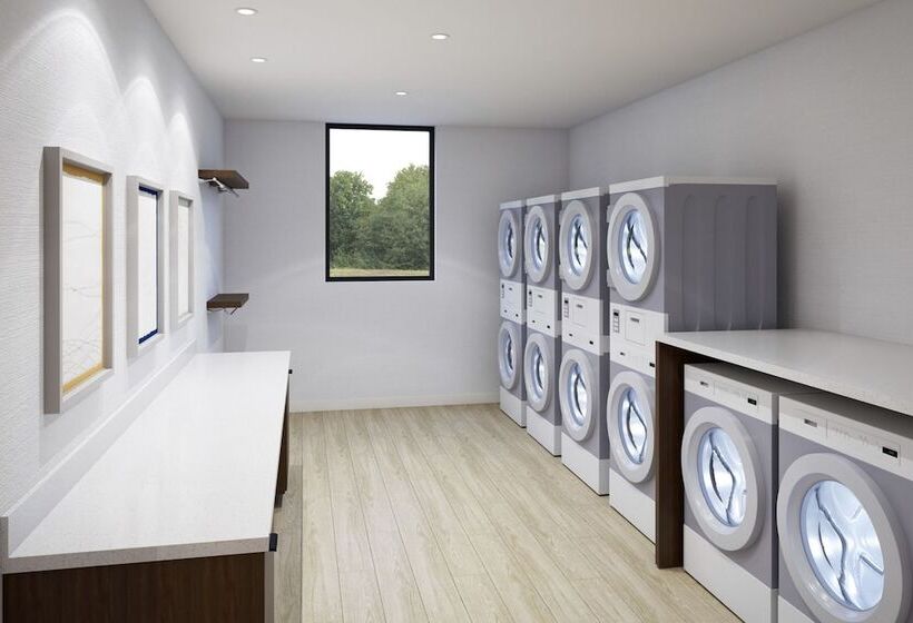 هتل Staybridge Suites Des Moines North   Ankeny, An Ihg