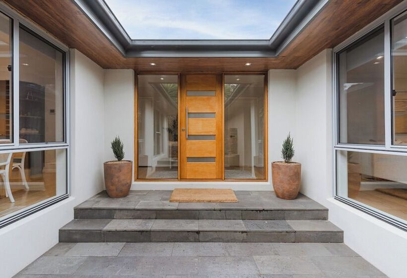 پانسیون Modern 3br With Gardens In Waramanga