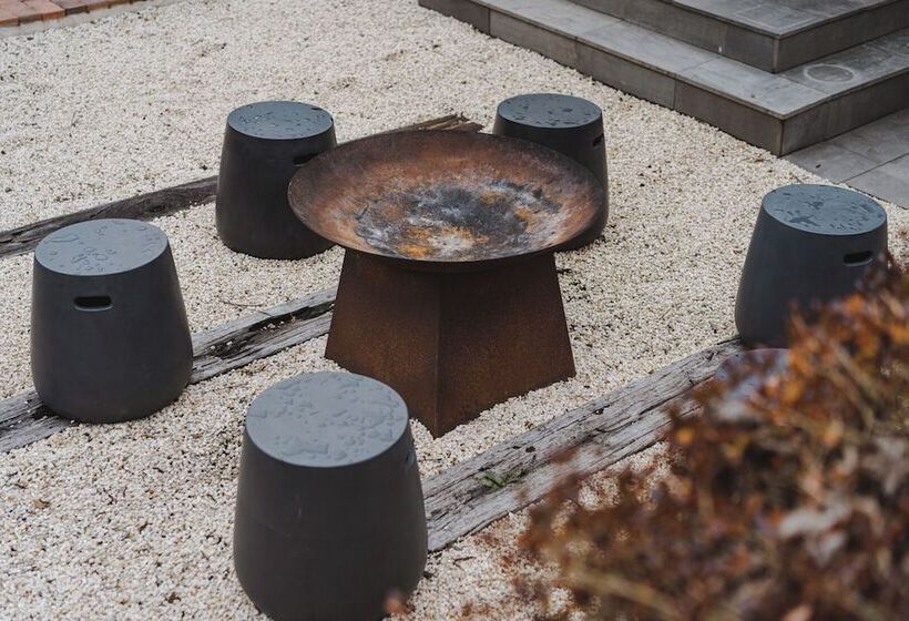 پانسیون Modern 3br With Gardens In Waramanga