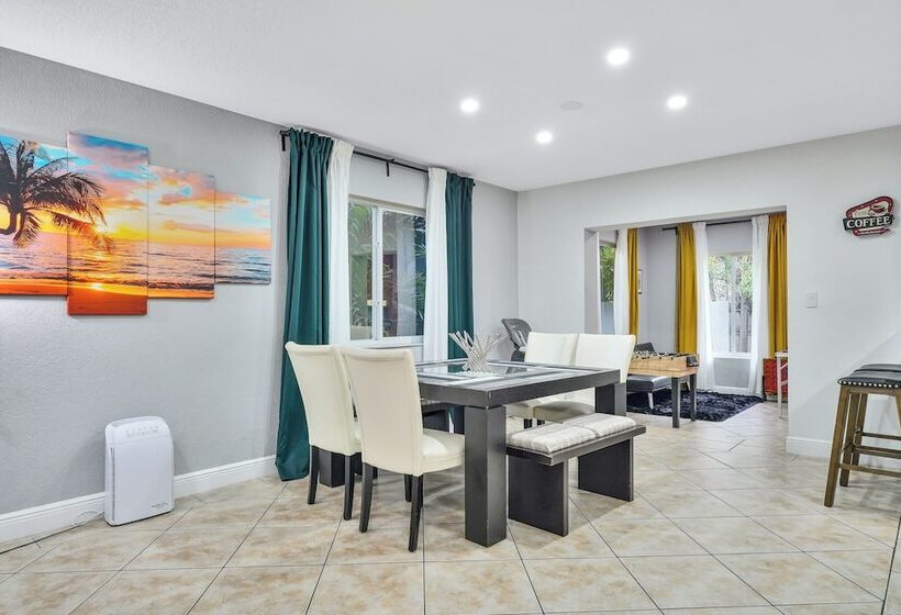 إقامة Unique Escape Gameroom! Bar, Bbq, Spacious, And Near Beach