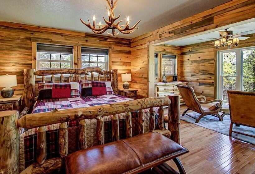 Rustic Hideaway!