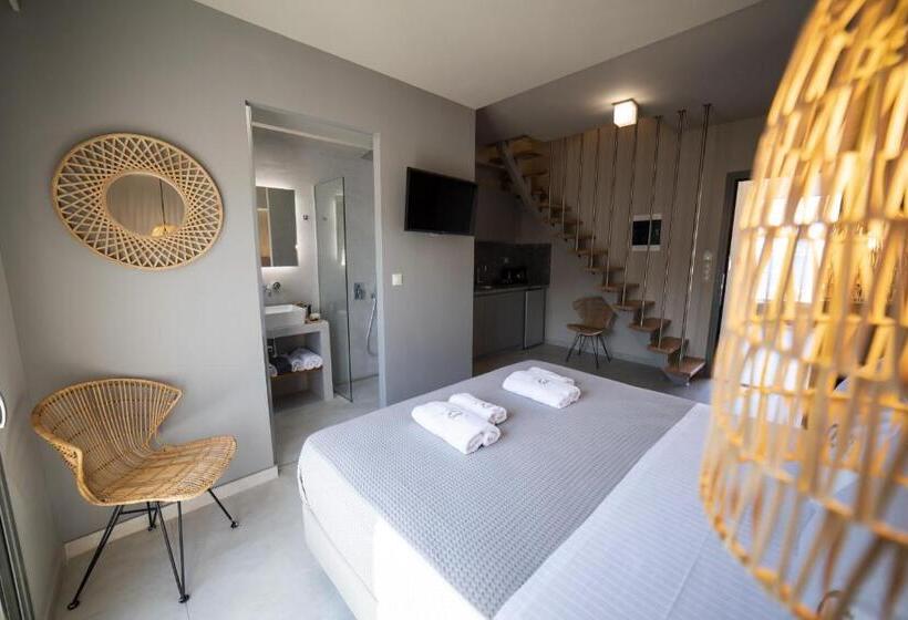Theros Suites