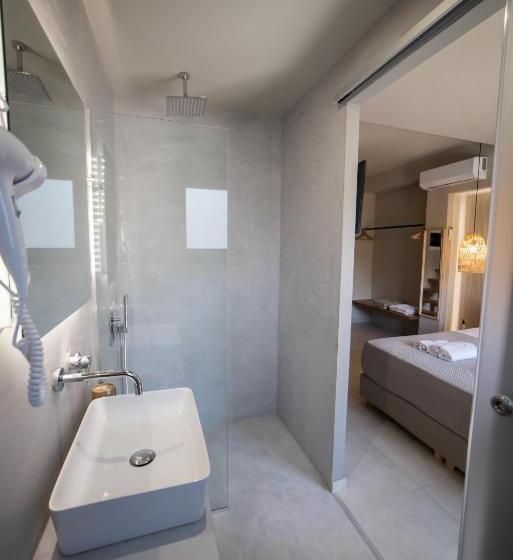 Theros Suites