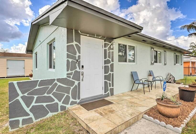 Gated Southern Miami Home: 22 Mi To Downtown!