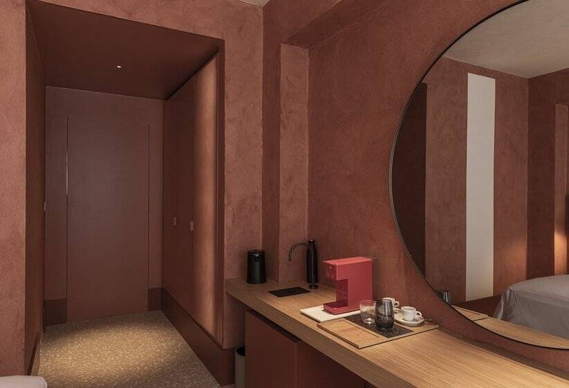 簡易ホテル La Roqqa