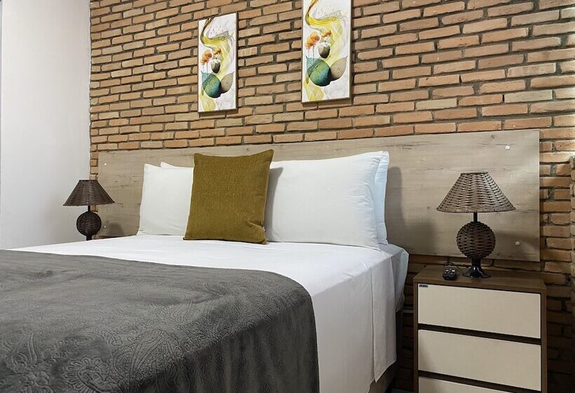 فندق B & A Suites Inn