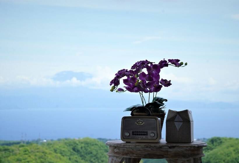 Отель Mere Sea View Resort & Spa Nusa Penida