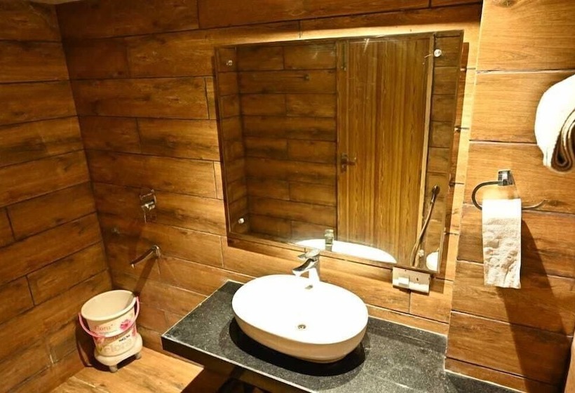 ホテル Nakshatra Resort & Garden