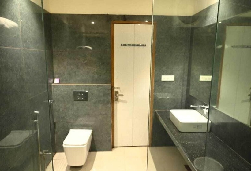 ホテル Nakshatra Resort & Garden