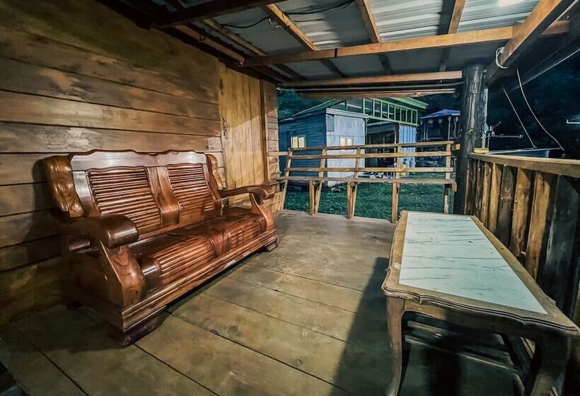 هتل روستایی Chargevillage