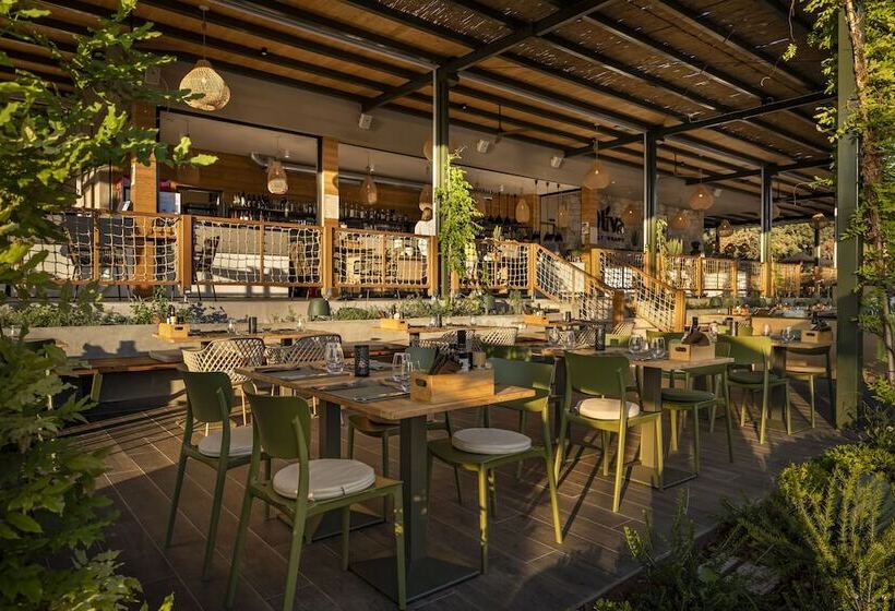 Valamar Amicor Resort